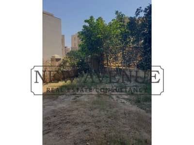 اقل سعر شقه غرفتين ارضي بحديقه متشطبه في village gate palm hills