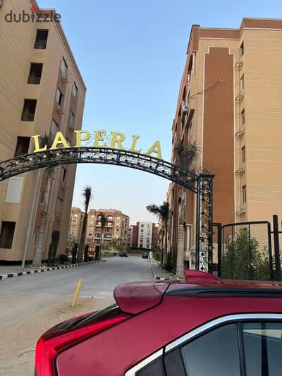 For quick sale in La Perla Compound, Pearl of New Cairo: Apartment 152 sq m + 22 sq m parking space