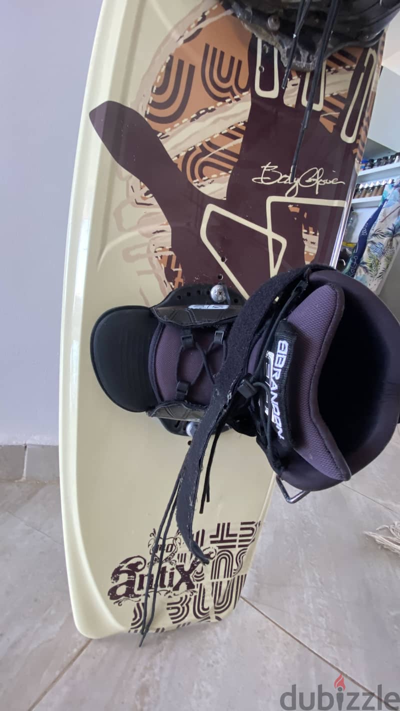 Wakeboard Body Glove 1