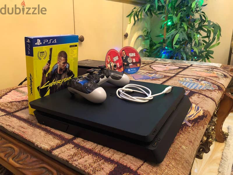 PlayStation 4 slim - 2