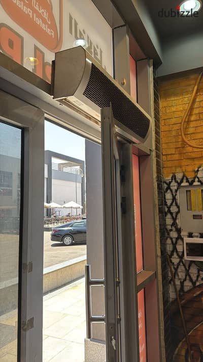Store for rent at a special price with high-end finishes