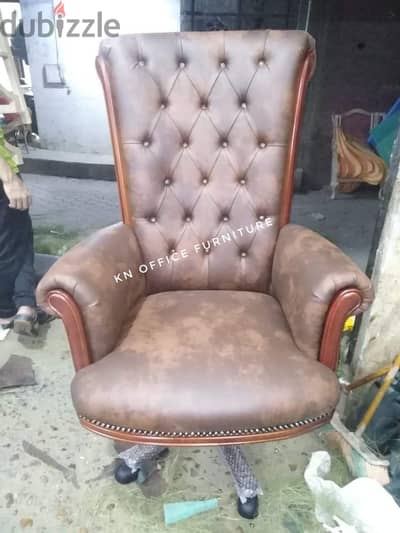 كرسى مدير جلد مستورد عالى الجوده من شركة kn office furniture