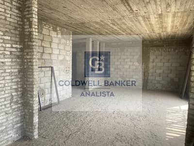 triplex for sale in eastown bua302m roof 78m 3bedrooms(1master) 4bathrooms nanyroom semi finished