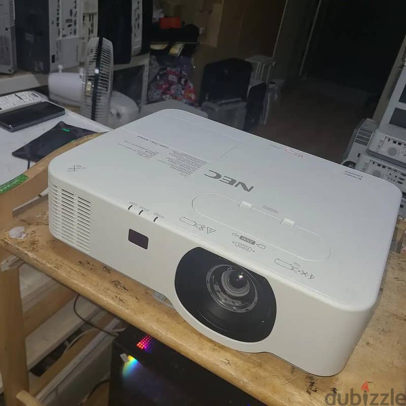 nec np-p554u مع ستارة كهربا ٤ متر 1