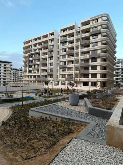 A fantastic opportunity in the New Administrative Capital! A ready-to-move-in apartment with a 50% discount for cash payments. Available for viewing a