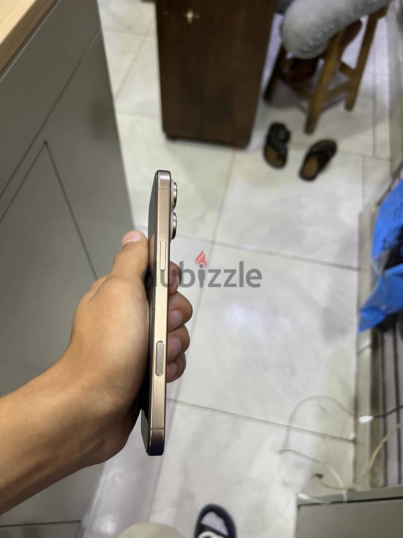 Apple - iPhone 16 Pro Max 2