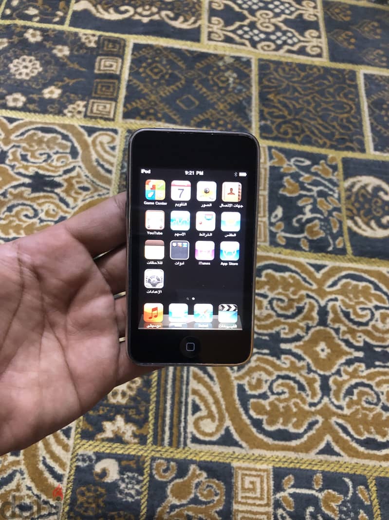 Apple touch 8G Excellent condition 1