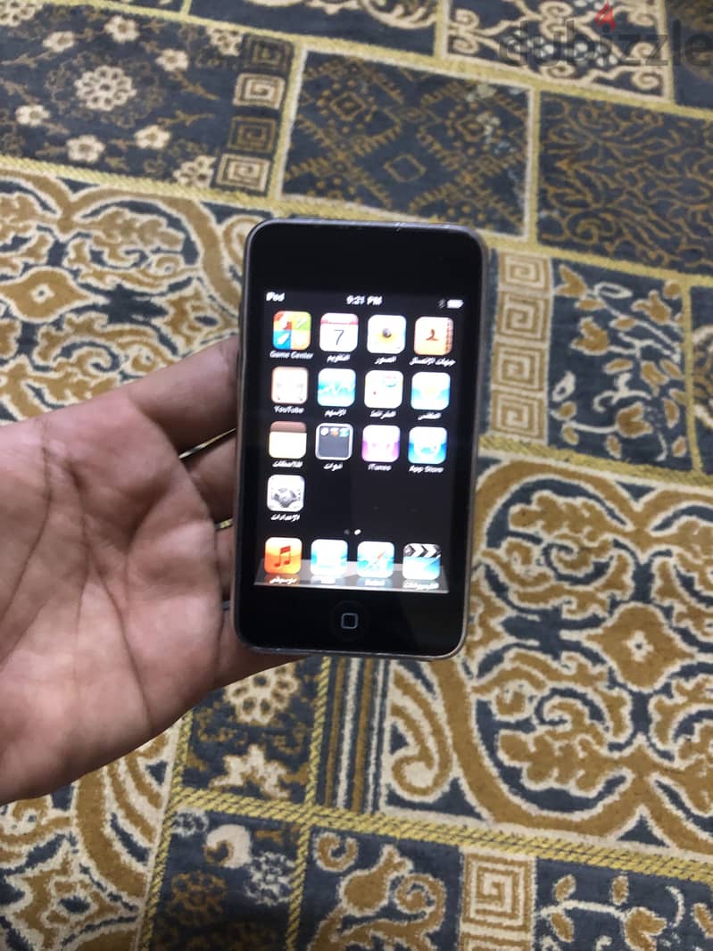 Apple touch 8G Excellent condition 2
