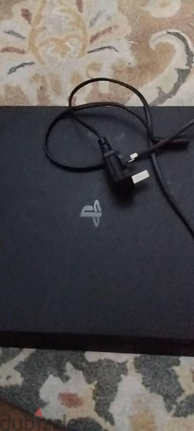 بلايستيشن ٤ سيلم للبيع