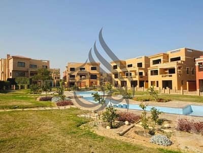 Town house Middle fully furnished for sale in Katmaya gardens new cairo under market price prime location
