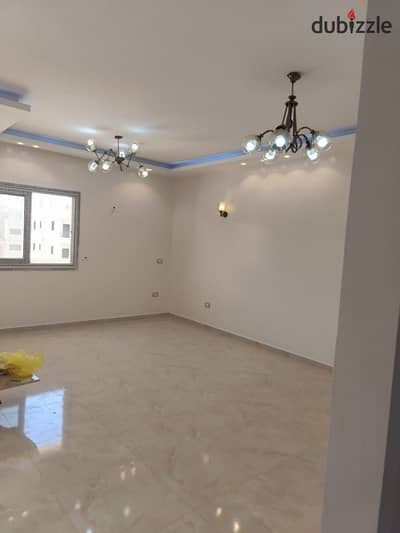Apartment for rent in Al Khamael, Sheikh Zayed, 170 square meters, first occupancy, 3 bedrooms and 2 bathrooms, at a very special price.