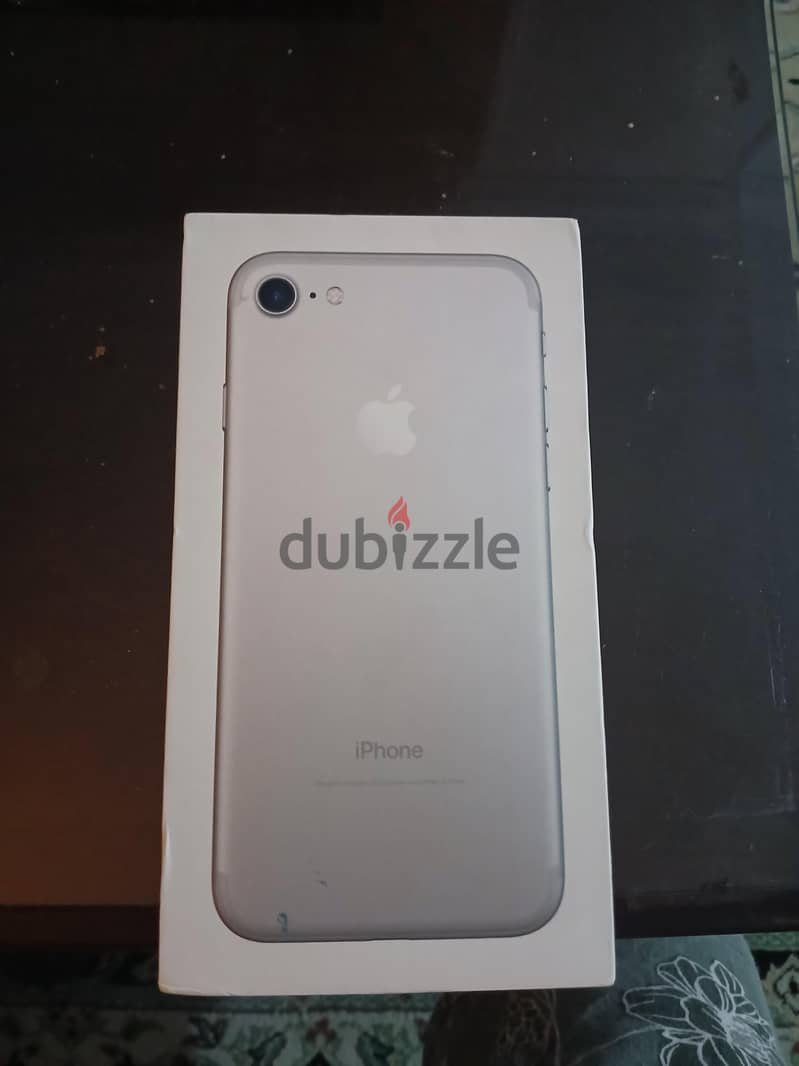 Apple - iPhone 7 5
