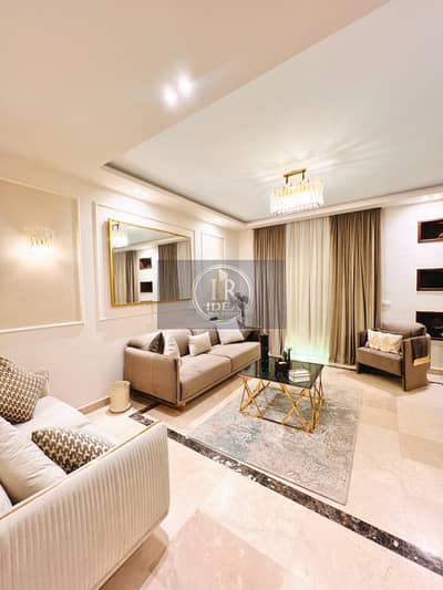 A very distinctive apartment in the Al-Andalus 1 district, next to the Mivida compound and opposite Katameya Dunes.