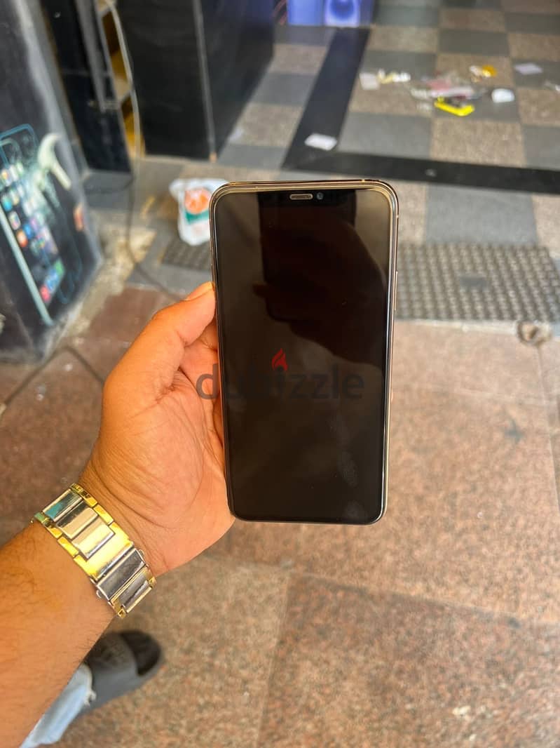 Apple - iPhone 11 Pro Max 3