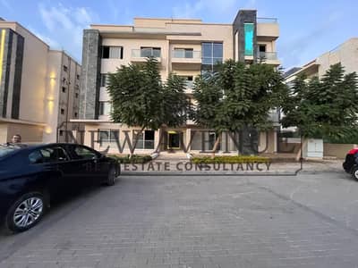 شقة استلام فوري للبيع في جرين مون فالي Galleria Moon Valley في التجمع الخامس نص تشطيب مع امكانية مقدم و تقسط