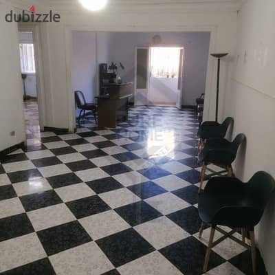 شقة للايجار ( تصلح سكني او اداري ) - سموحة