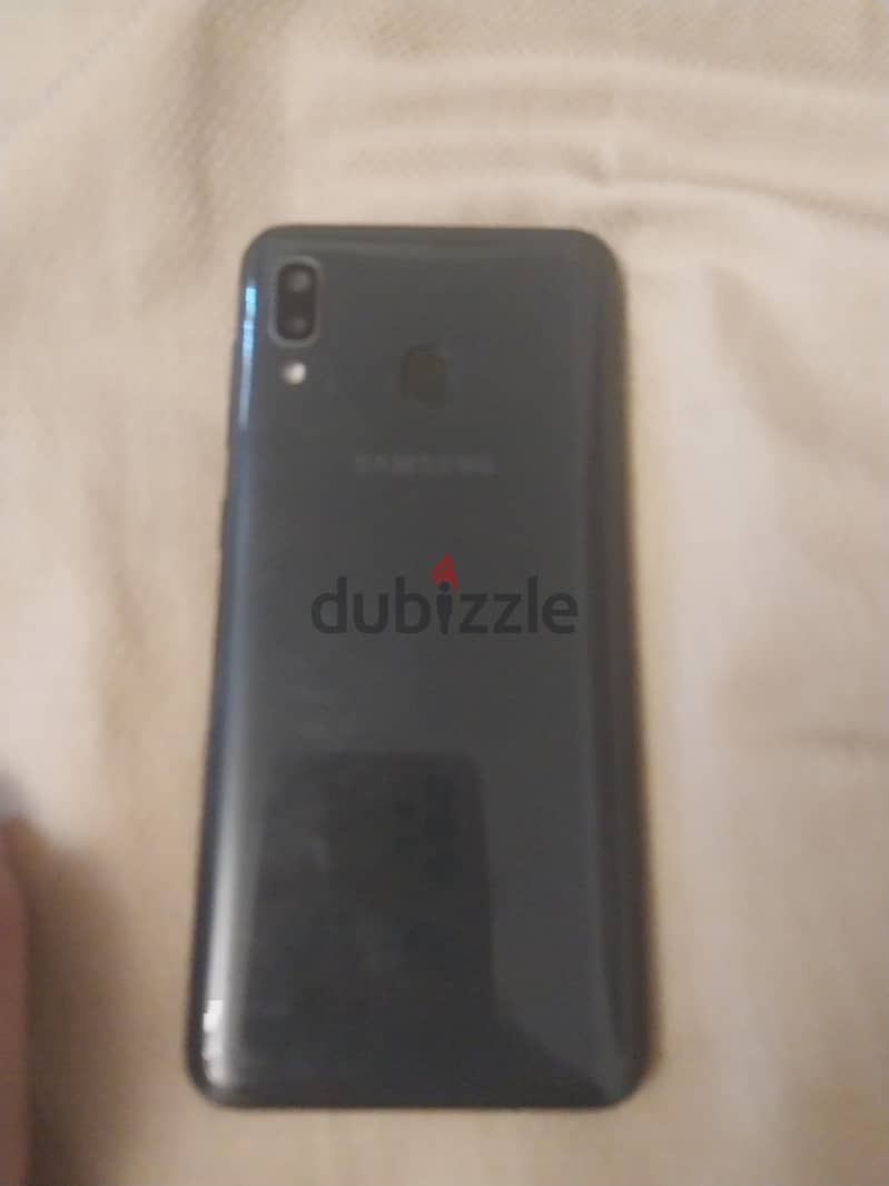 Samsung A20 1