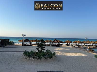Corner chalet with a stunning sea view and just steps from the beach, available with interest-free installments.