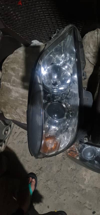 فانوس يمين بحاله الزيرو w204 مرسيدس c180 من ٢٠٠٧ ل ٢٠١٠