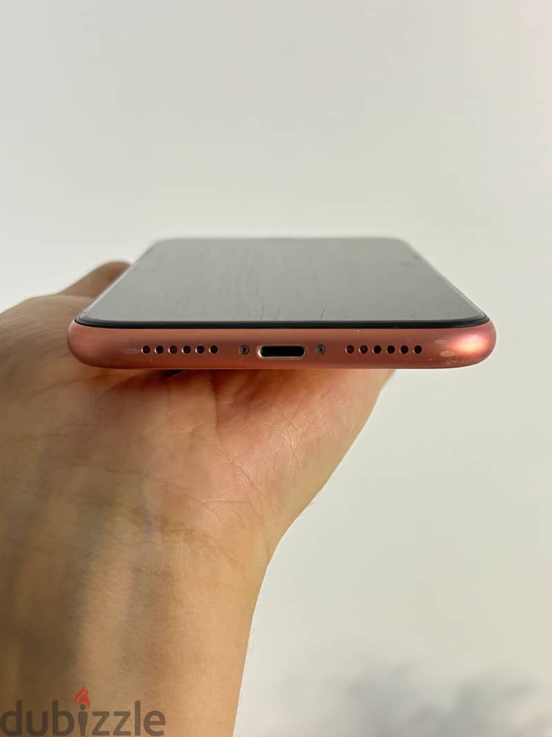 Apple - iPhone XR 8
