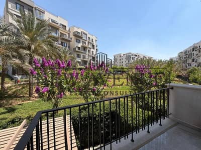 شقه مميزه متشطبه سوبر لوكس مع كامل الاجهزه بالتكييفات بإطلالة مفتوحه على الحدائق فى Eastown New Cairo واشتراك نادى