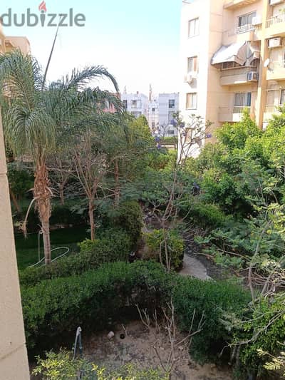 شقة ايجار بعمارات المستقبل بالفرش بالقرب من مول ذا جيت