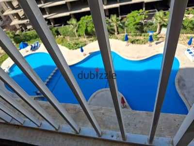 Chalet with two rooms, distinctive furniture, fully air-conditioned, view of the pool