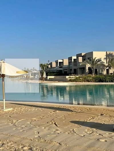 فيلا مستقلة متشطبة بالتكيفات بخصم كبير فى ازها رأس الحكمة بجوار رملة و فوكا باى