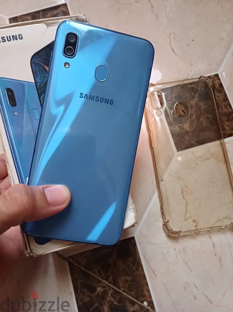 Samsung A30 4