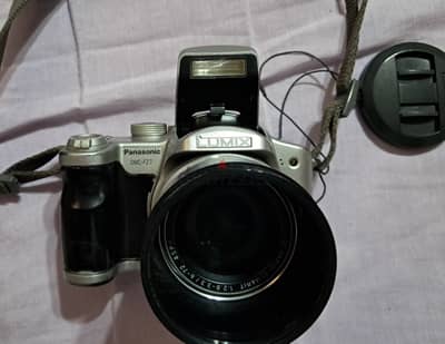 كاميرا رقمية  Panasonic Lumix DMC-FZ7