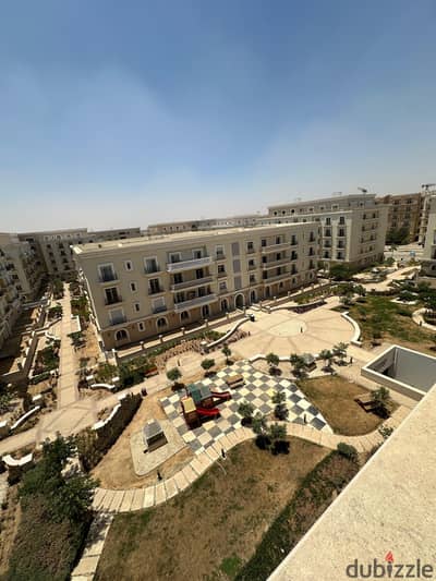 Super Deluxe Apartment for Sale in Hyde Park with Kitchen & Carrier ACs