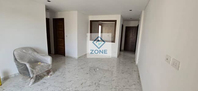 Unfurnished apartment with custom finishes for rent.