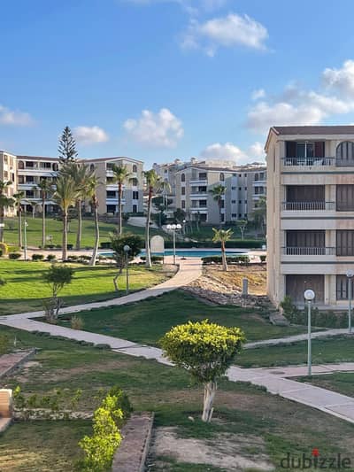 شاليه مميز للايجار باقل سعر مفروش بالكامل ٣ غرف مكيفين دور تانى على البسين من المالك مباشرة