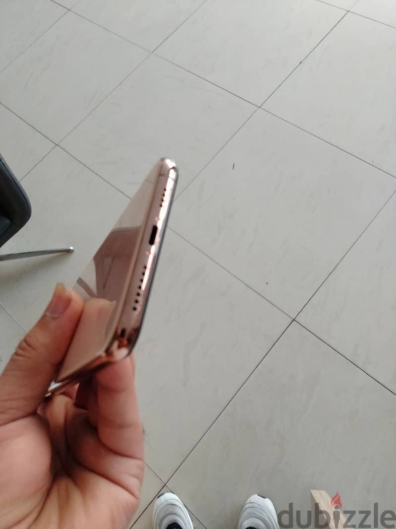 Apple - iPhone XS Max 4