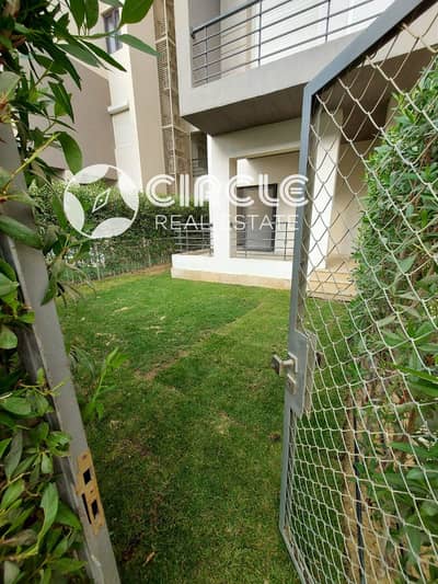 شقة بحديقة للإيجار في كمبوند فيفتي سكوير (المراسم) التجمع الخامس