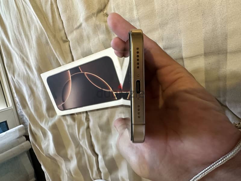 Apple - iPhone 16 Pro Max 4