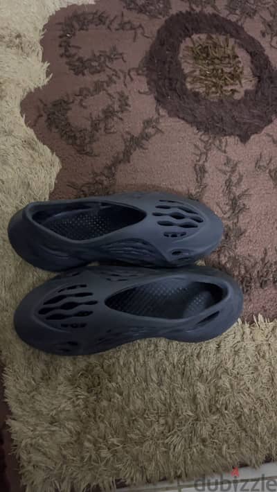 addidas yeezy foam rnnrs size 45 eu