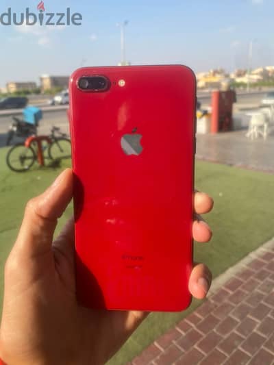 آبل - آيفون 8 بلس