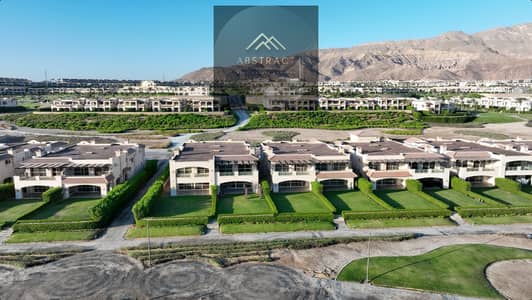 أقرب إلى البحر أقرب إلى الجنة شاليه بإطلالة مباشرة على البحر للبيع في لافيستا توباز، العين السخنة. استمتع بإقامة صيفية فاخرة وإطلالات ساحرة كل