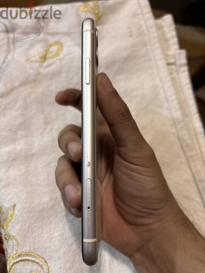 Apple - iPhone 11 4