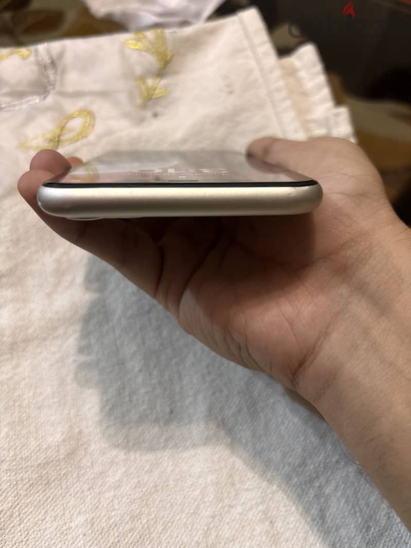 Apple - iPhone 11 5