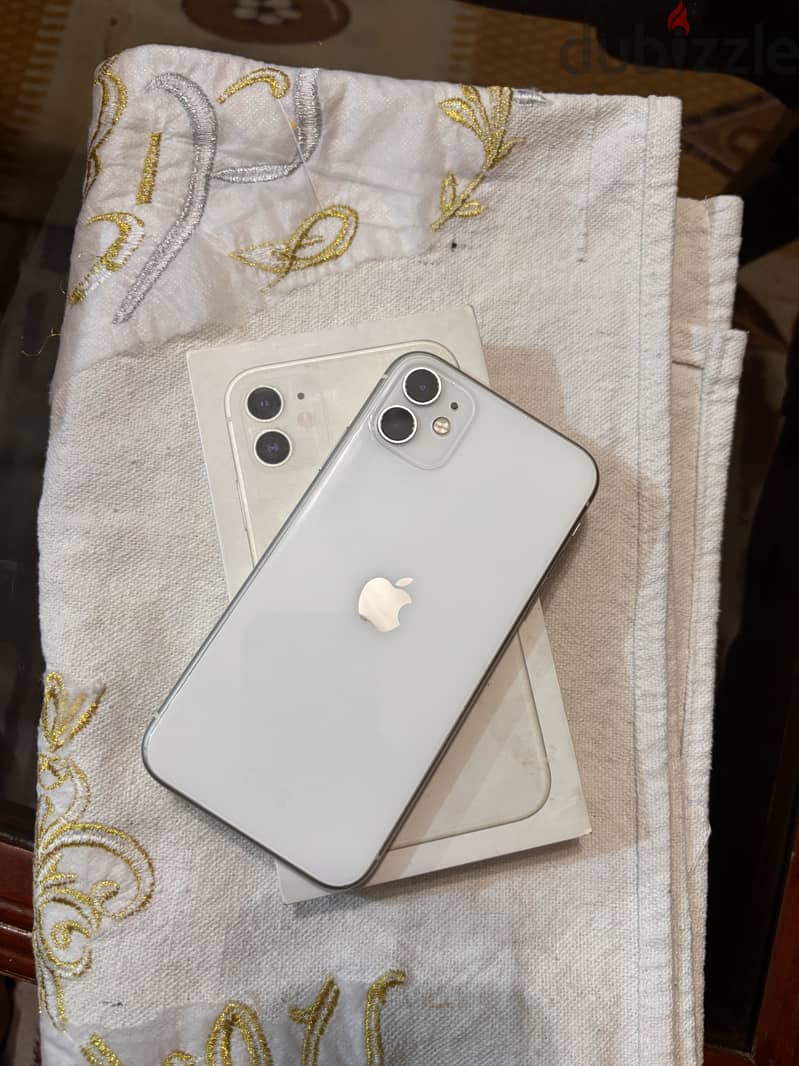 Apple - iPhone 11 7