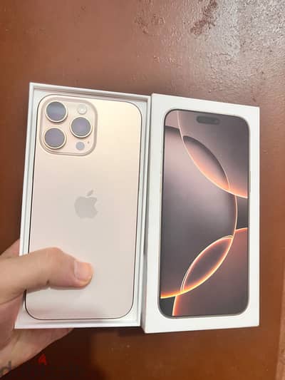 iphone 16 pro max مع كل مشتملاته الاصليه وبطاريه 96%وخالص ضريبه