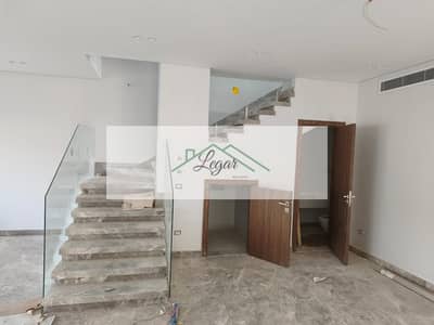 Villa for rent in The Crown Compound, 287 sq m, with kitchen and air conditioning, at a bargain price.