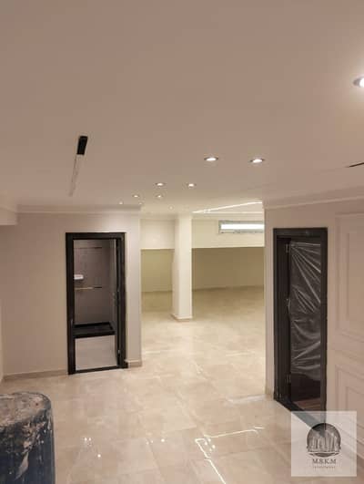 Duplex for rent in Al-Andalus residential area, 330 sq m, 5 rooms and 3 bathrooms, modern finishing for 25,000