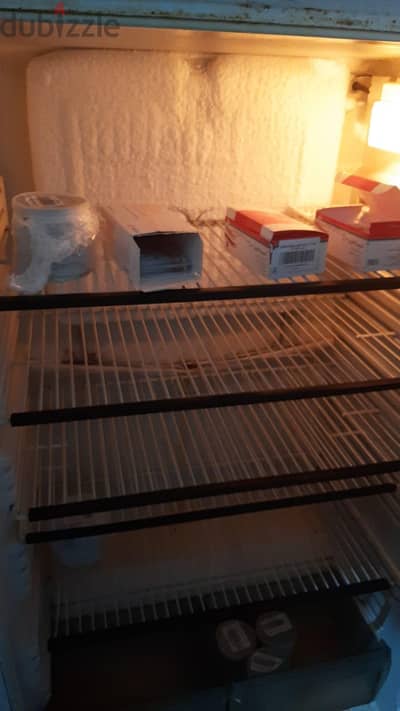 ثلاجة مستعملة defrost بحالة جيدة للبيع