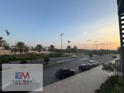 للإيجار بمدينتي 100م اول سكن موقع مميز بالB15