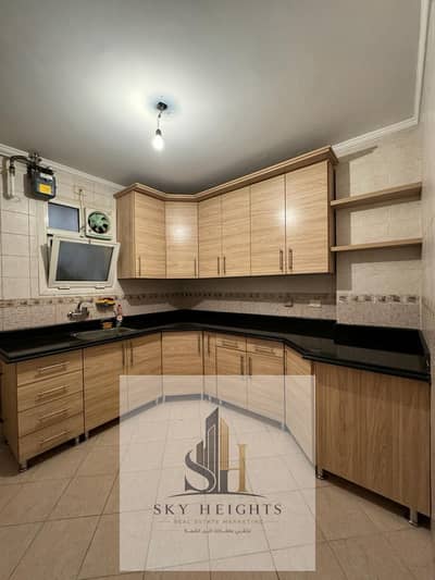 For rent, new law – a special apartment in Rehab City. Location: Phase 4 – Rehab City. 3 bedrooms, 3 bathrooms