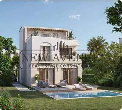 First row golf Standalone Villa 334m for sale in Garnet City Gate New Cairo developed by Qatari Diar