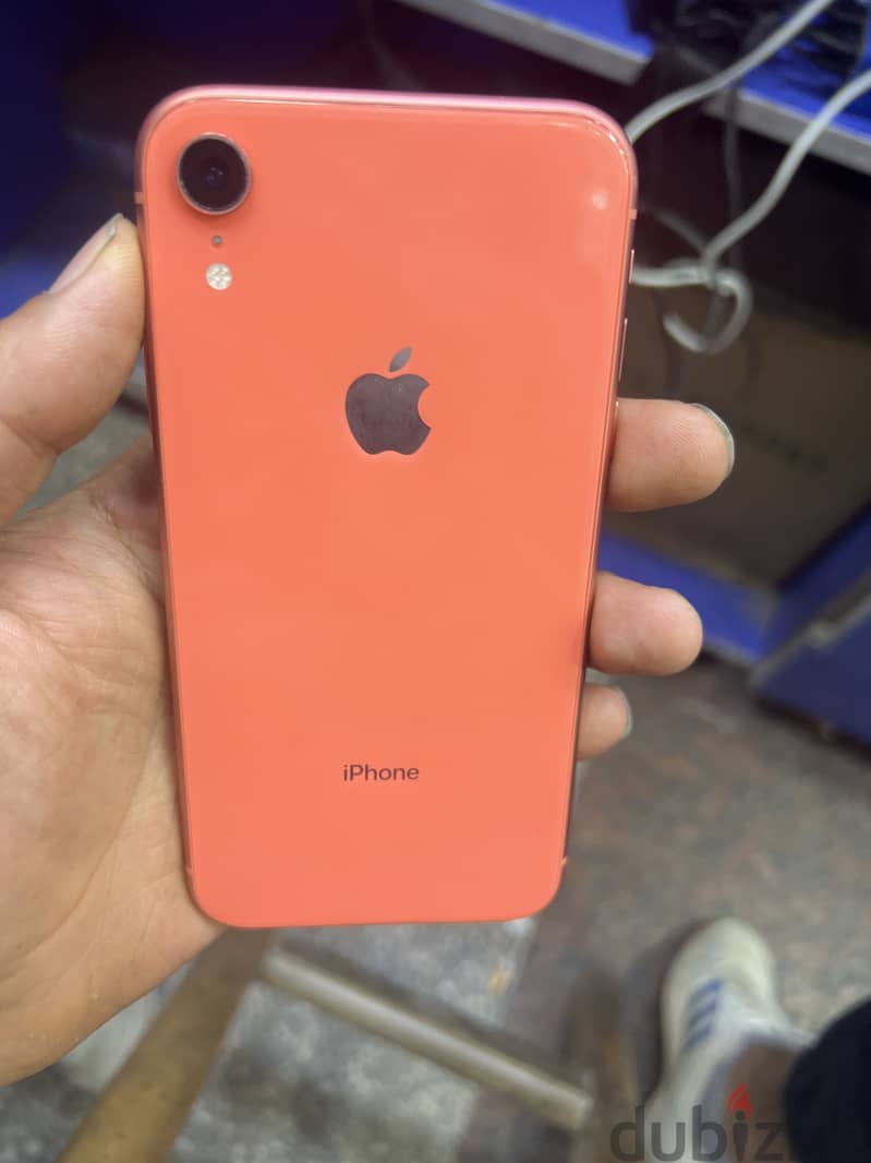 Apple - iPhone XR 1